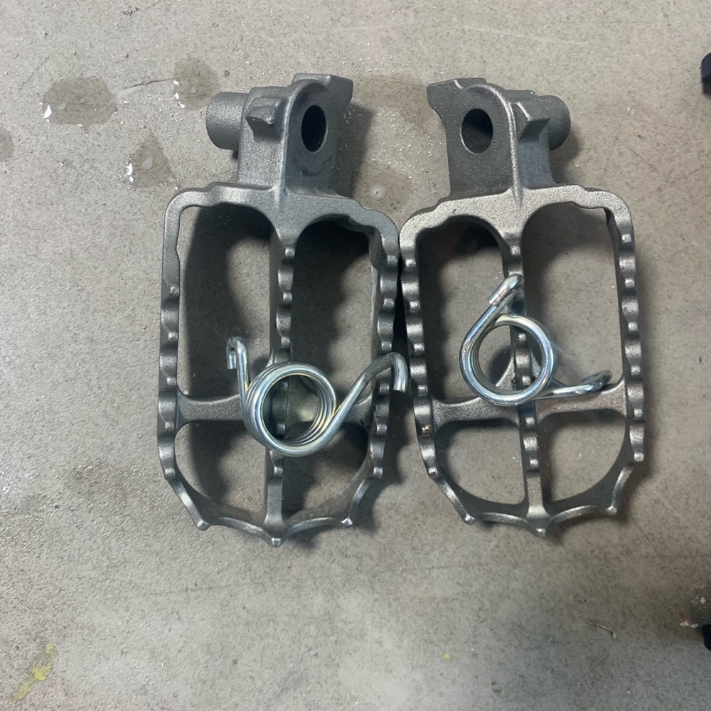 Yamaha Gray Motorcycle Foot Pegs
